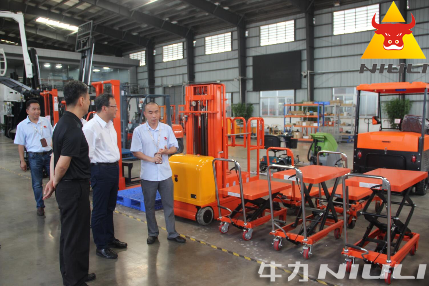 Jiangmen Mayor Liu Yi led a team to visit niuli company to guide the work