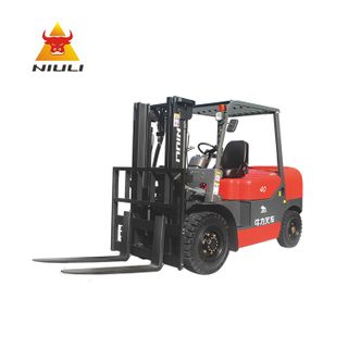 4 tonn&aacute;s targonca Isuzu d&iacute;zelmotorral