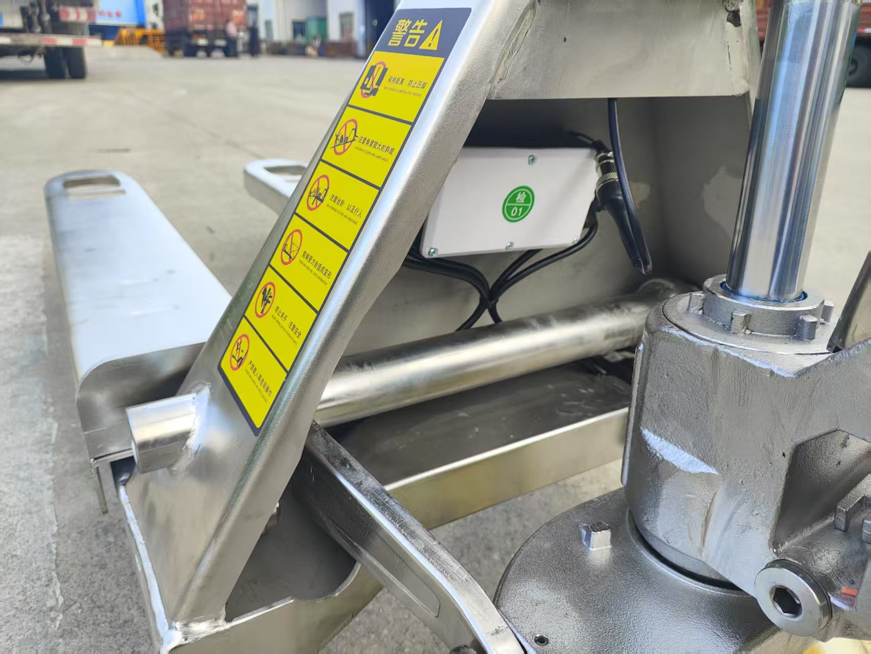 パレットトラックはどのように動作するのですか?